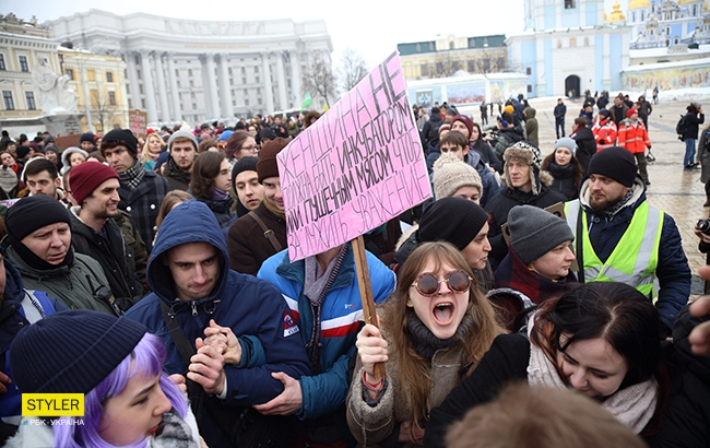 8 Марта с привкусом насилия  и взаимонепонимания: как в Киеве прошел Марш Женщин (фоторепортаж)