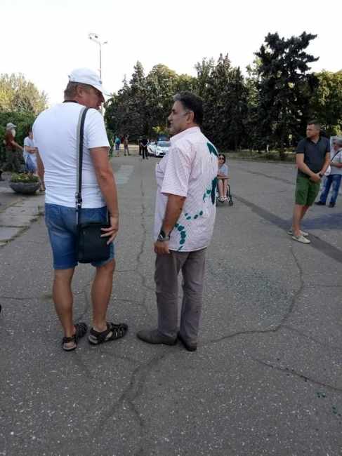 В Одессе неизвестные патриоты проучили поклонников Кобзона и Захарченко (фото)