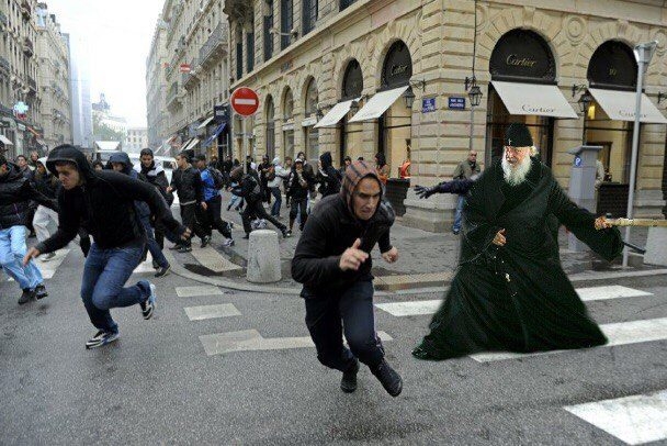 Патриарх Кирилл в образе джедая, теннисиста и ловца покемонов "взорвал" соцсети