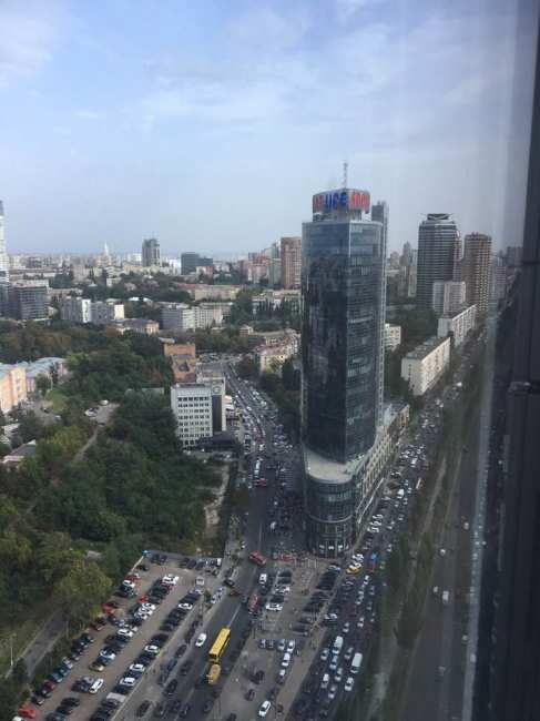 У київському бізнес-центрі сталася пожежа: подробиці інциденту