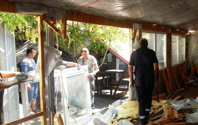 "Мечтаю о сквере": Киев избавили от двадцати нелегальных МАФов (фото)