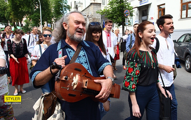 В Киеве прошел юбилейный мегамарш вышиванок: яркие фото