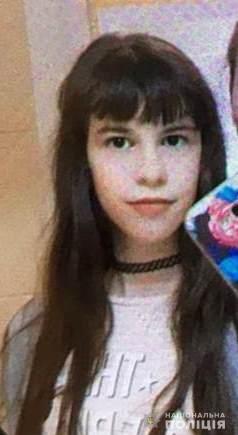 Собирались в гимназию, но не дошли: в Одессе разыскивают двух школьниц (фото)