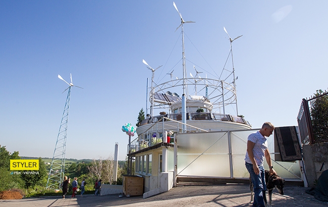 Підземний басейн, вітряки і сонячні батареї: Руслана у день народження показала свій будинок