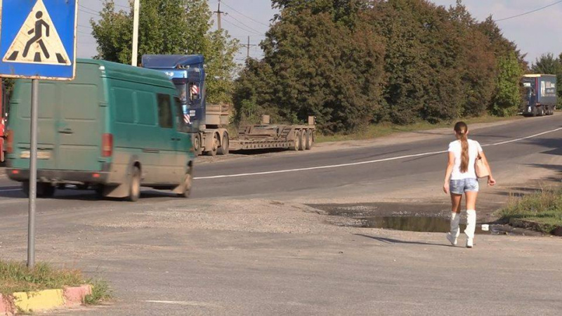 "Эко-акция": работницам "древнейшей профессии" предложили провести субботник (фото)