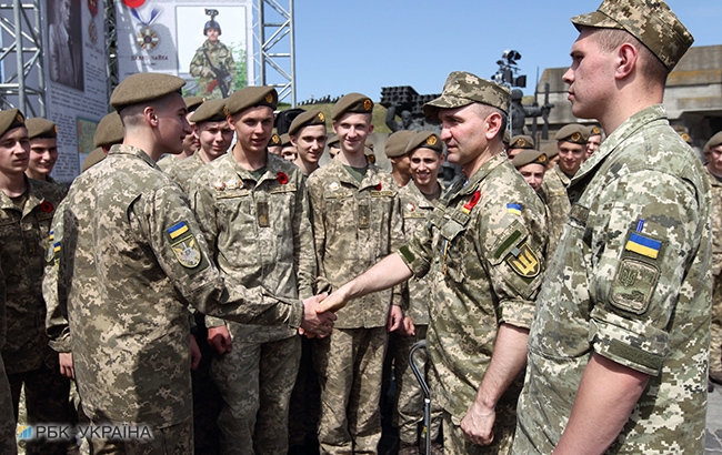 День пам'яті та примирення: у Києві відкрили фотовиставку "Герої" (фоторепортаж)