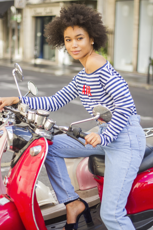 Как и с чем носить тельняшку 