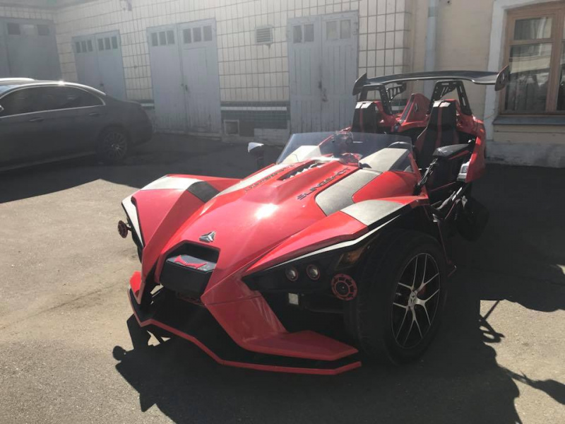 &quot;Бонд позавидовал бы&quot;: под Радой заметили странное авто (фото)