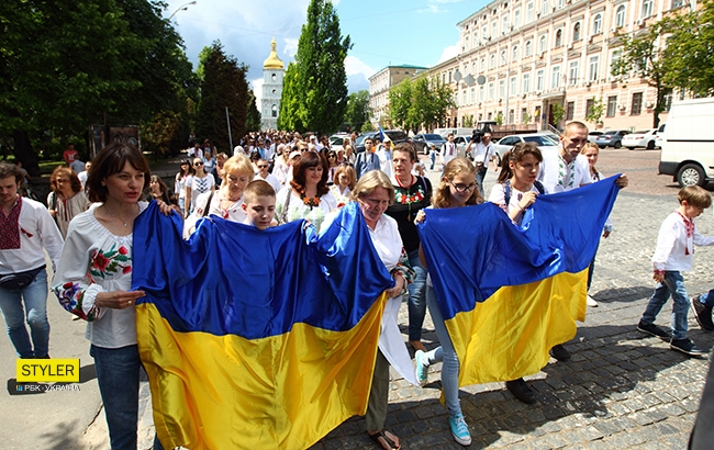 В Киеве прошел юбилейный мегамарш вышиванок: яркие фото