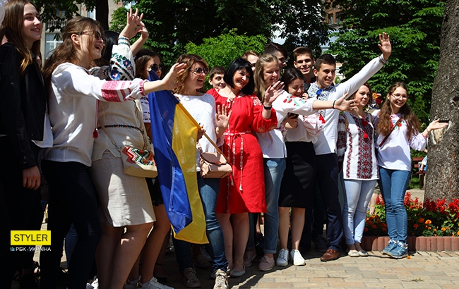 В Киеве прошел юбилейный мегамарш вышиванок: яркие фото