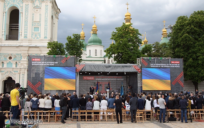 У Києві пройшов Вечір-реквієм пам'яті жертв депортації кримських татар (фоторепортаж)