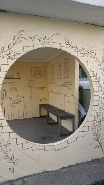 "Теперь у нас красиво": в Николаеве местные жители привели в порядок остановку