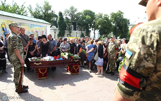 В Киеве простились с погибшим бойцом ООС (фоторепортаж)