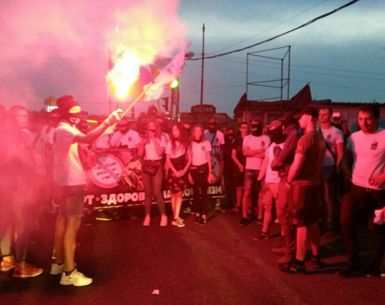 &quot;Відвідали кілька &quot;наливайок&quot;: подробиці антиалкогольної акції в Києві (фото)