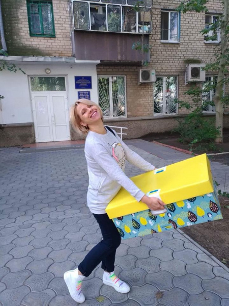 Мами почали отримувати бебі-бокси: в мережі показали, як виглядає подарунок для новонароджених