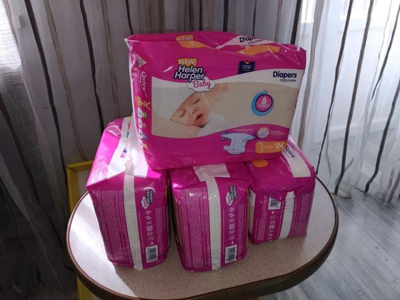 Мами почали отримувати бебі-бокси: в мережі показали, як виглядає подарунок для новонароджених