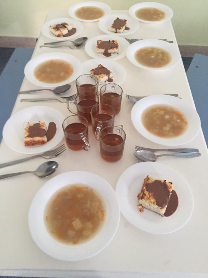 Дети остались голодными: в Киеве в нескольких школах проверили еду в столовых (видео)