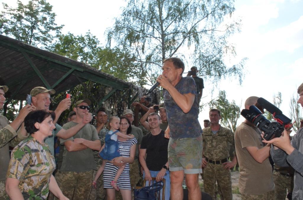 Топ-5 звезд-патриотов: опубликован рейтинг музыкантов, которые выступали в зоне АТО в 2016 году