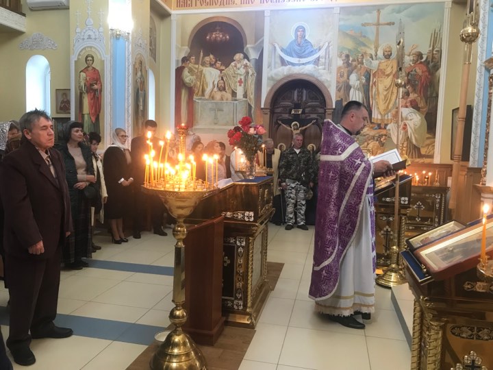 Юлія Тимошенко помолилася за мир та українських військових у прифронтовій Костянтинівці (фото)