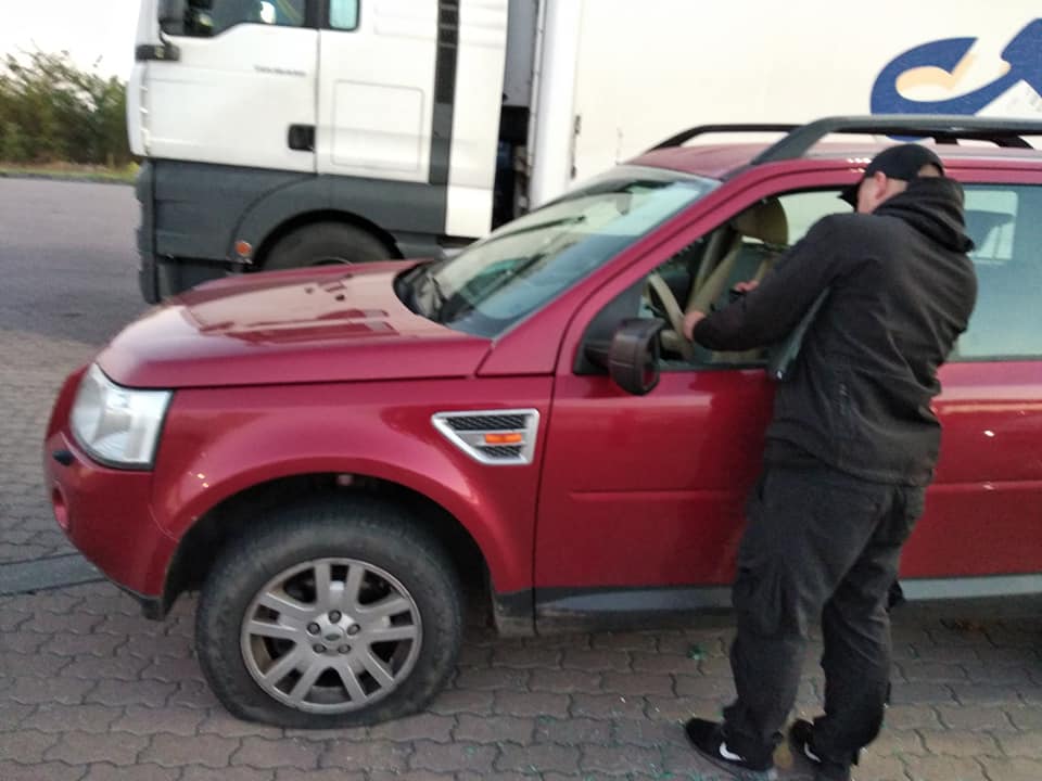 "Разбой на дорогах": украинцев предупредили о нападениях мошенников