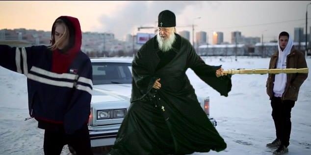 Патриарх Кирилл в образе джедая, теннисиста и ловца покемонов "взорвал" соцсети