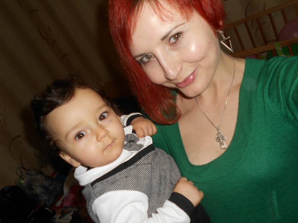 Виховує півторарічного сина: молода українка потребує термінової допомоги