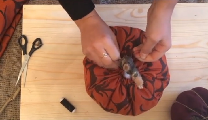 Поделки на Хэллоуин: оригинальный декор своими руками