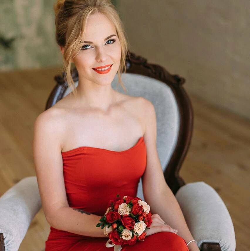 Позивний &quot;Барбі&quot;: в мережі розповіли про красуню-блондинку на службі Україні