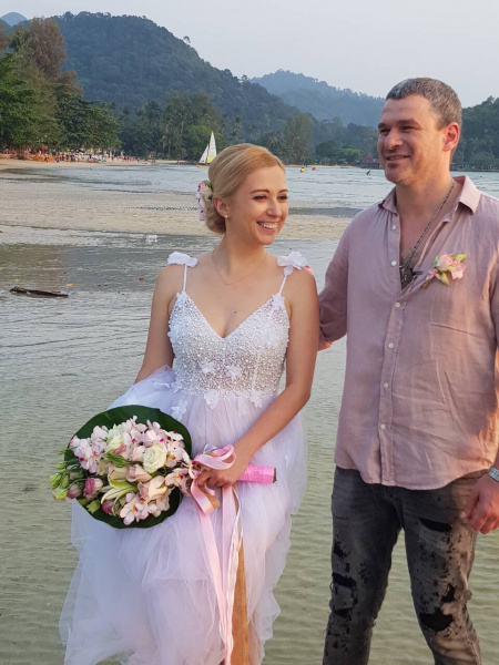 "Тут пахне щастям": Тоня Матвієнко і Арсен Мірзоян вдруге одружилися в Таїланді