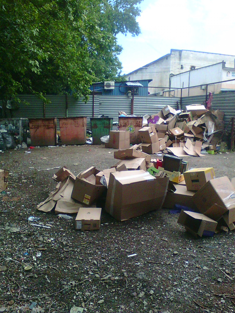 Побережье Крыма полностью утонуло в мусоре: о курортном сезоне не слышали