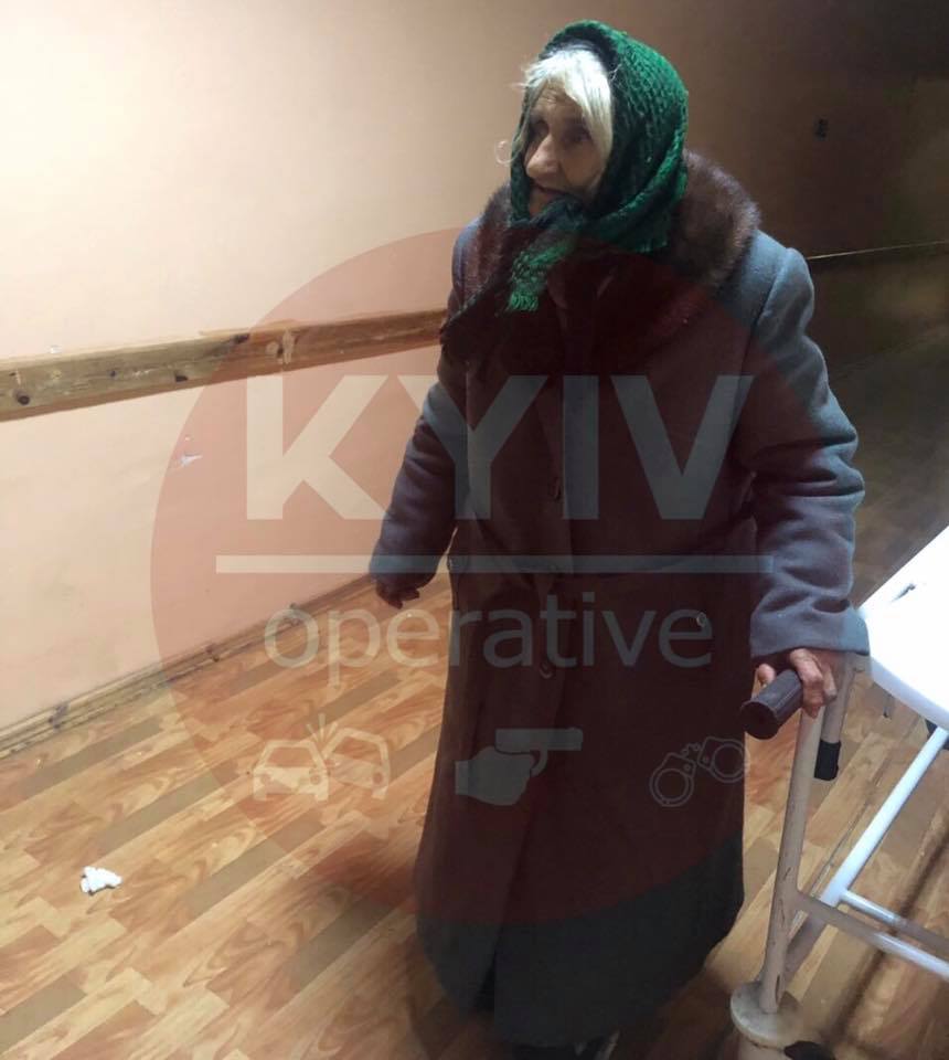 "Просто ходила по трассе": в Киеве ищут родственников женщины (фото)