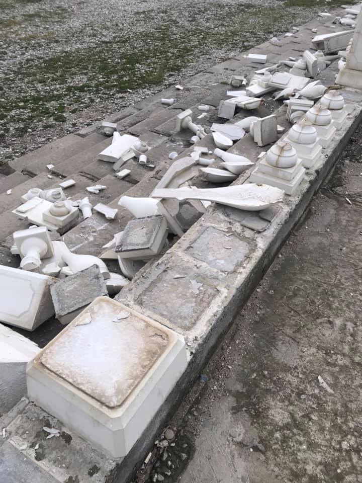 "Тут полный трэш": в сети показали разрушенный курорт в Крыму