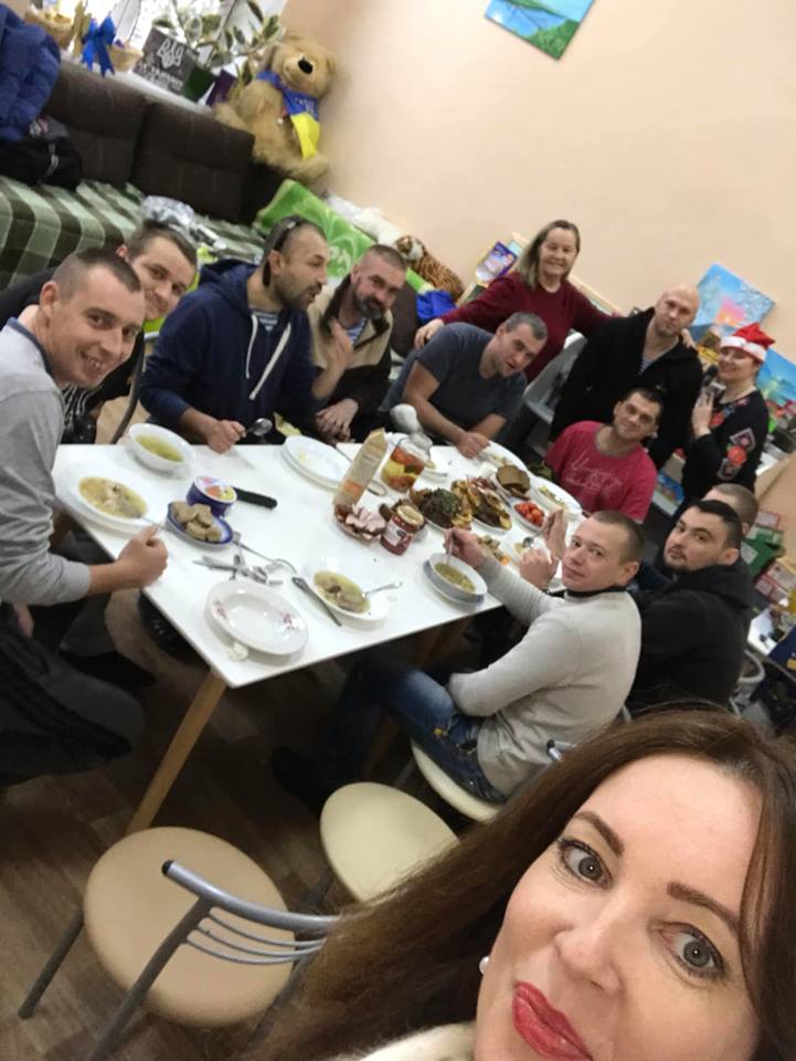 Не до праздников: известный волонтер просит о помощи киевскому госпиталю