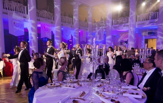В Киеве состоялся Венский бал: опубликованы первые фото