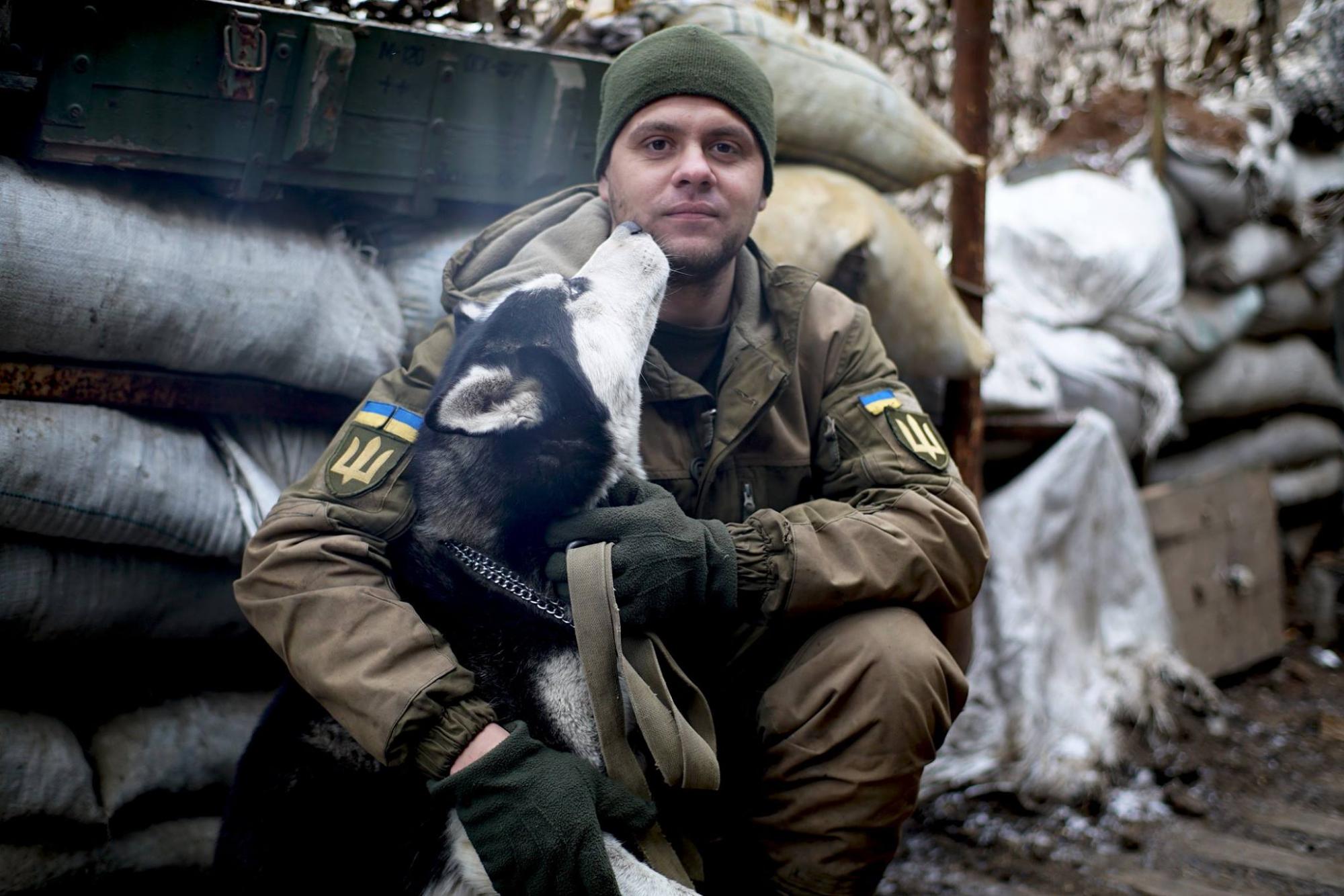 История бывшего МЧСника, который воюет на передовой, поразила сеть