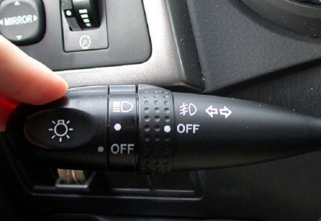 Об этом устройстве в машине не знают 30% водителей!