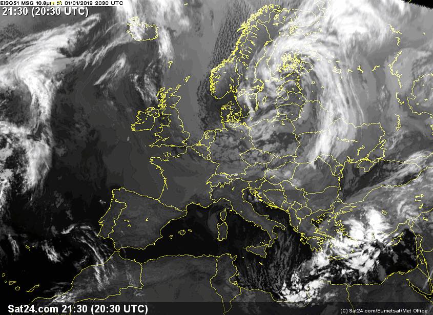 Атмосферный фронт скандинавского циклона: украинцам рассказали, что ждать
