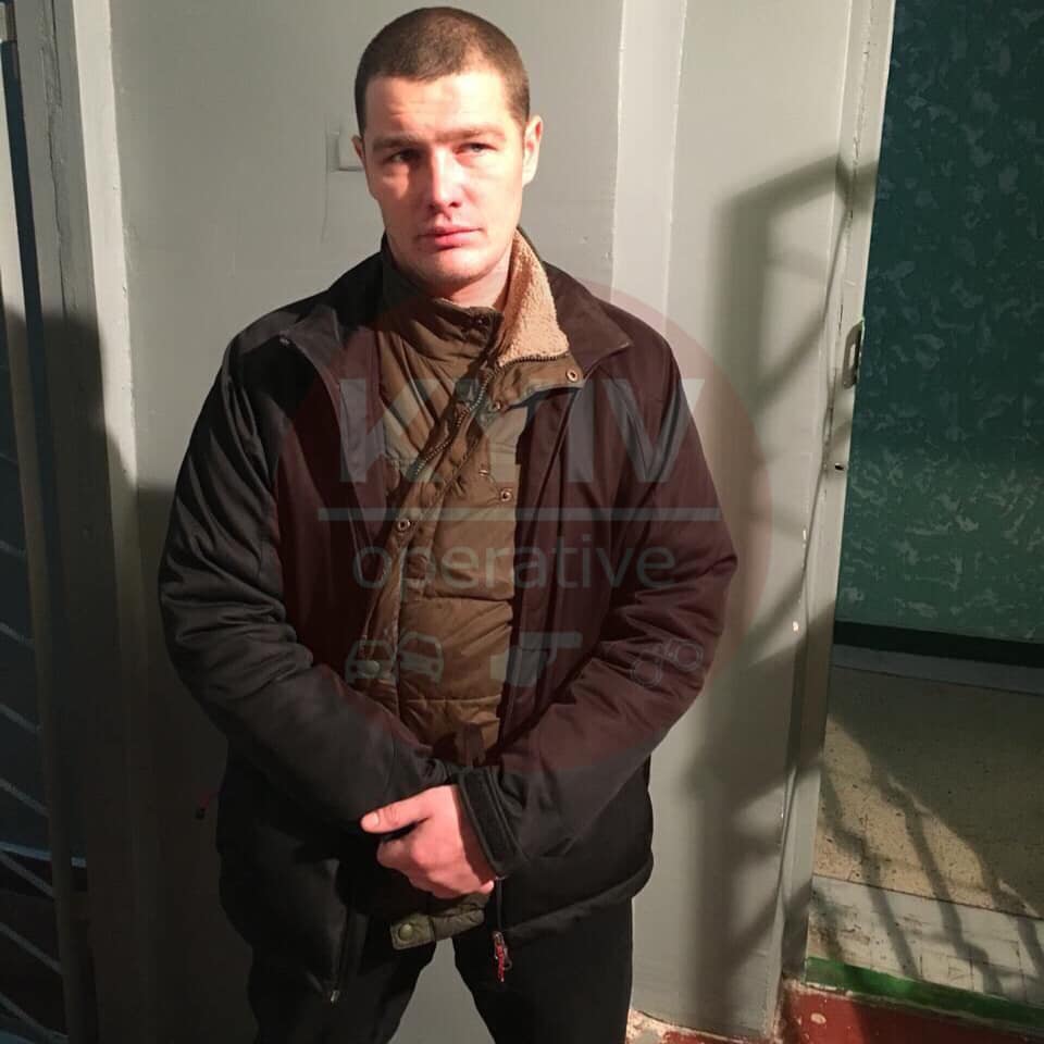 &quot;Оставлял свой номерок&quot;: в Киеве мужчина снимал с авто зеркала и требовал выкуп