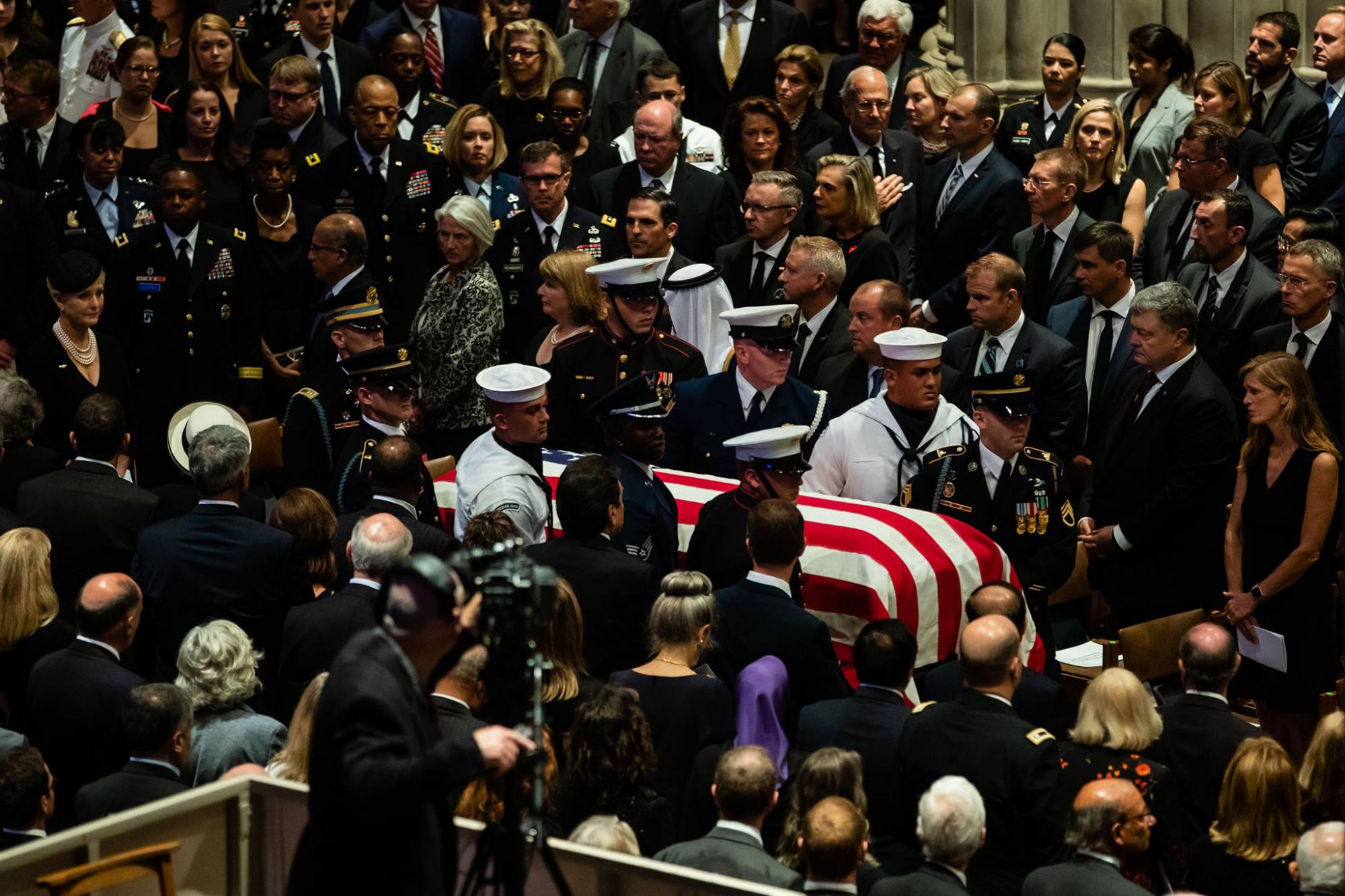 Прошлый год Порошенко в фотографиях