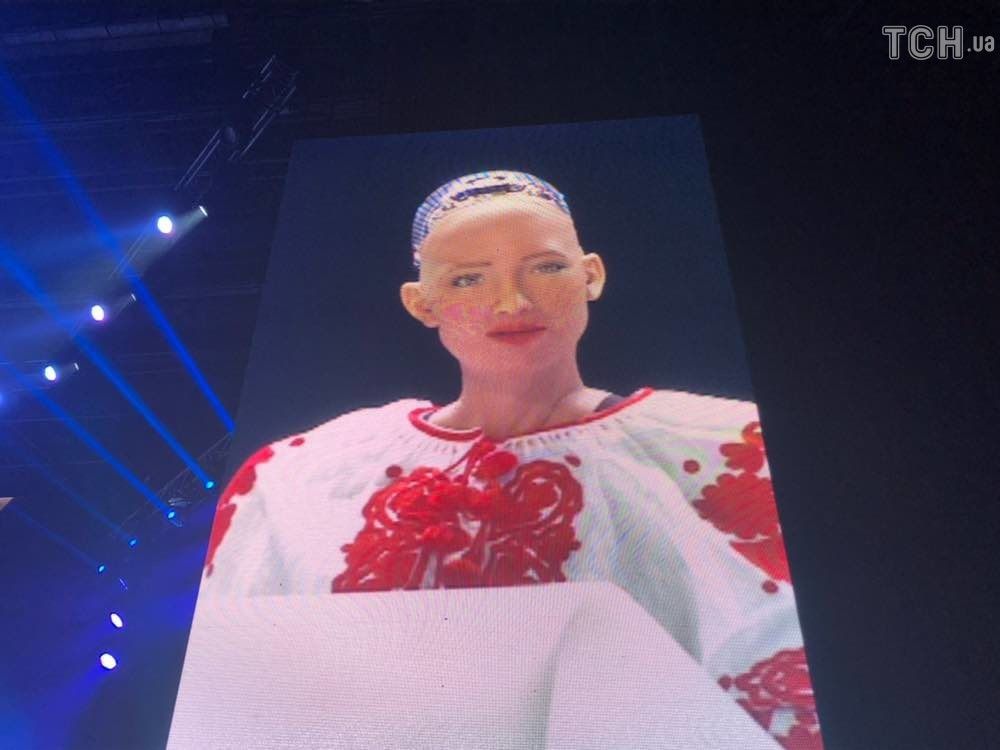 &quot;Был бы хорошим президентом&quot;: робот София рассказала, кто лучше всего возглавил бы Украину