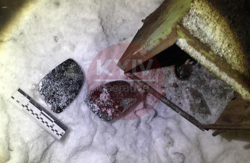 &quot;Оставлял свой номерок&quot;: в Киеве мужчина снимал с авто зеркала и требовал выкуп