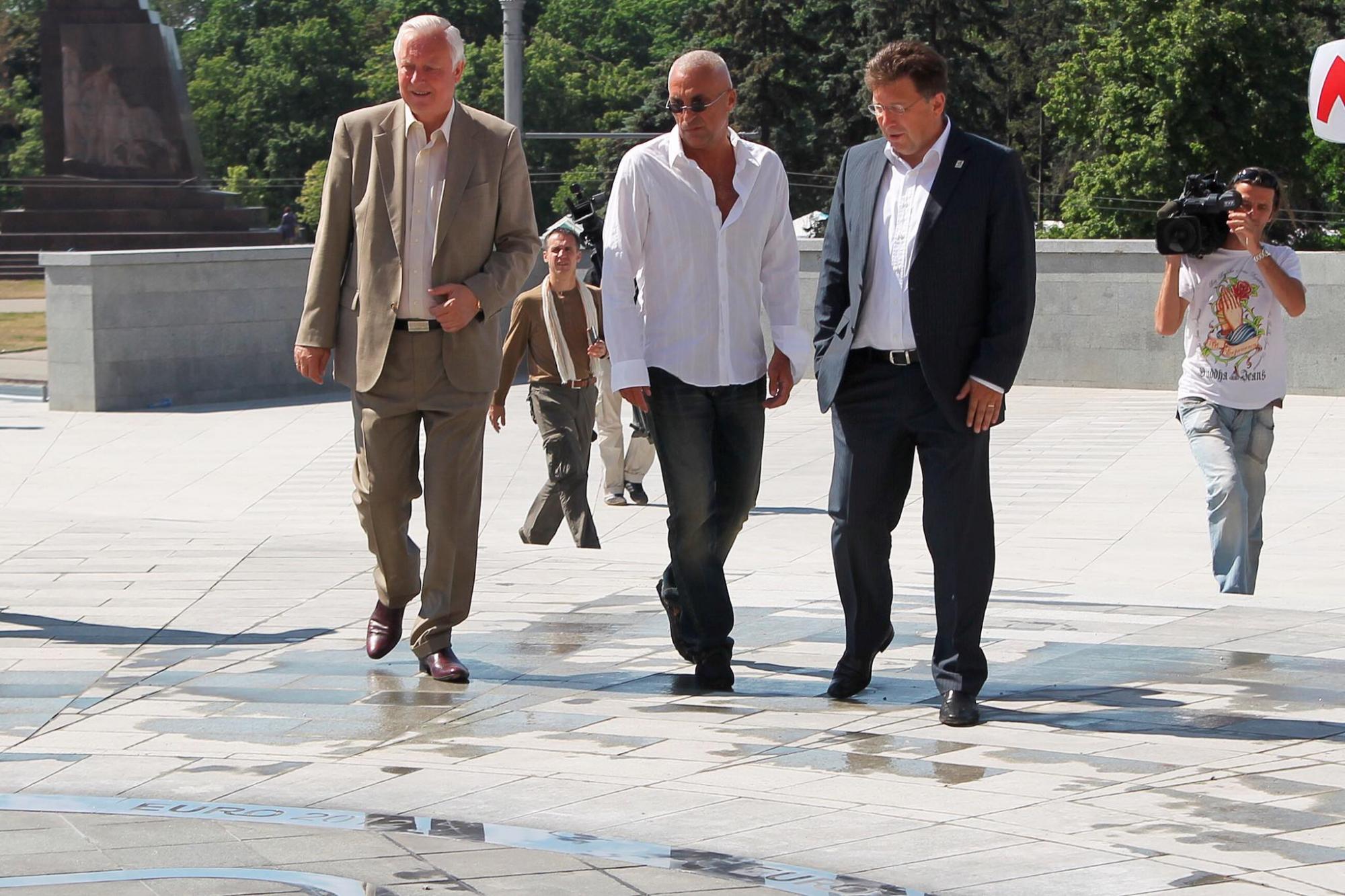 Ярославский отпраздновал Новый Год в своем Kharkiv Palace 5* c соратником по Евро-2012