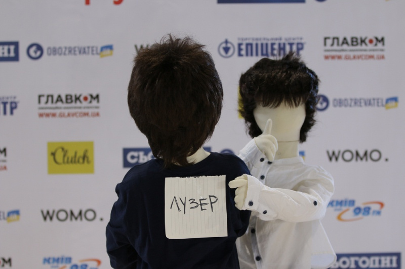 "Можеш дати здачі": українські телеведучі розповіли дітям, як не стати жертвою буллінга