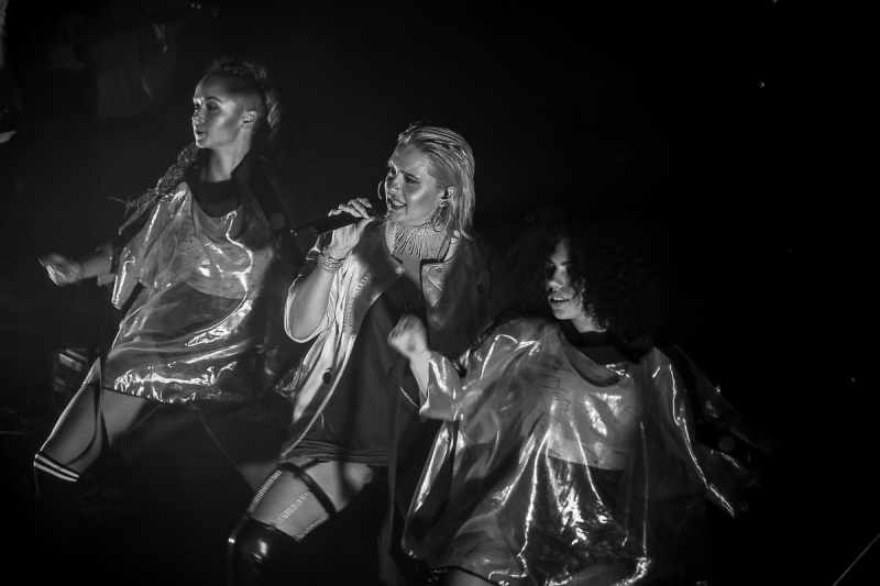 С балетом и невероятным световым шоу: в Киеве состоялся концерт группы The Erised (фото)