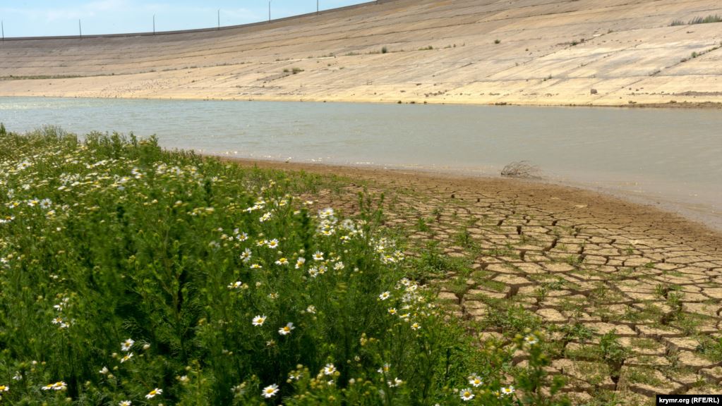 Когда-то была вода: появились пугающие фото экологической катастрофы в Крыму