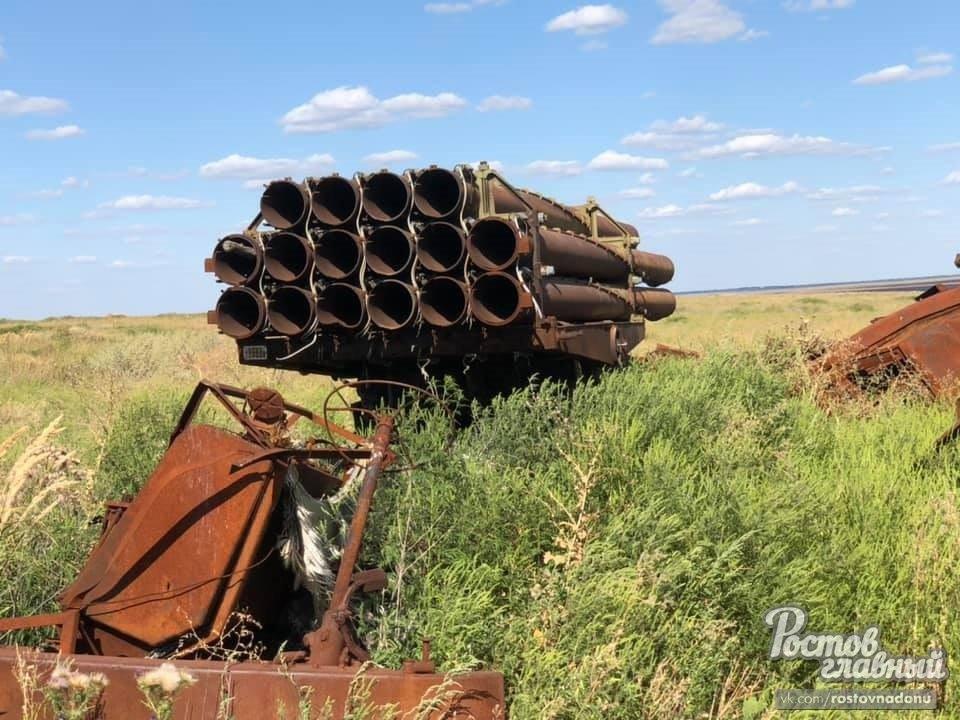 Ни с кем не воюем: появились фото кладбища военной техники под Ростовом