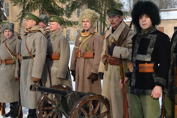 &quot;Это была победа духа и идеи&quot;: в Ивано-Франковске провели реконструкцию боя под Крутами