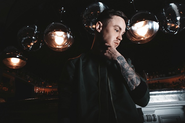 Артем Пивоварів