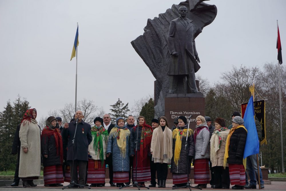 У містах України яскраво та незвично відзначили день народження Бандери: як це було