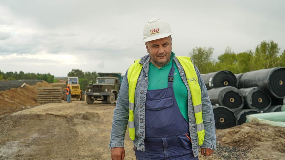 "Велике будівництво": в мережі показали, хто створює інфраструктуру по всій країні